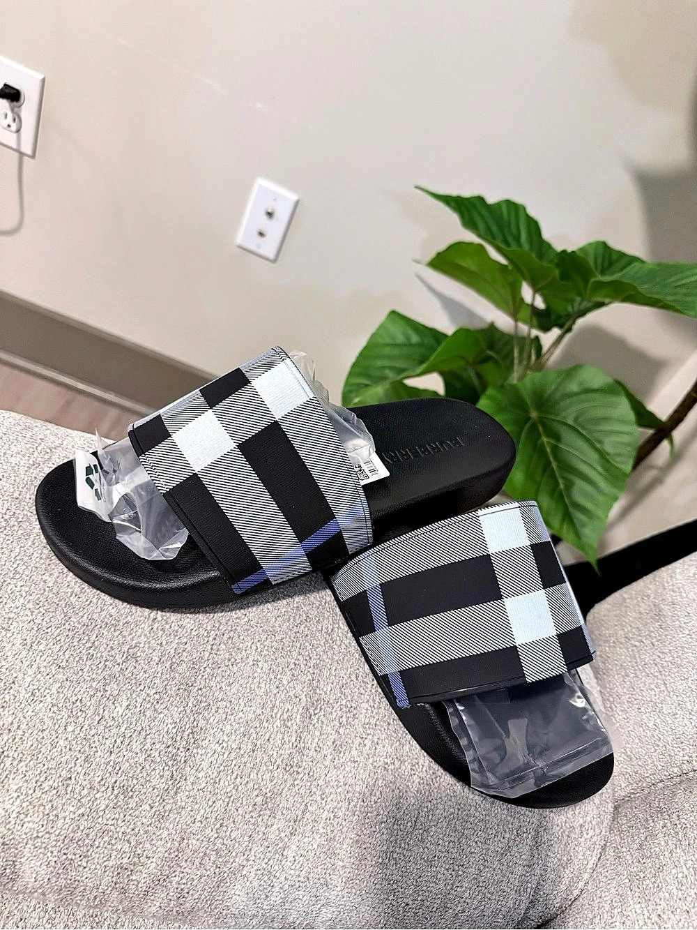 Burberry Black & Off-White Check Dive Slides Sandals in Black & White